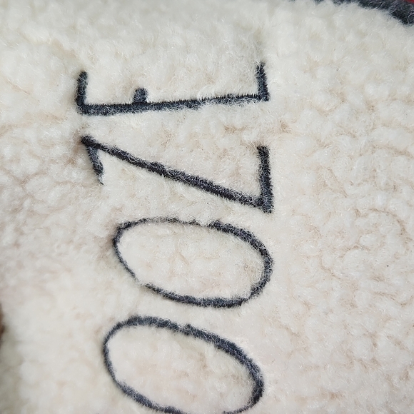 RAE DUNN Sherpa-style Fleece SNOOZE Slip-on Mule Slippers (S) - Picture 4 of 8